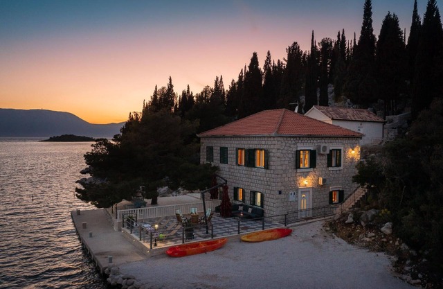 Holiday house Blace for 1 - 10 persons with 4 bedrooms - Holiday house