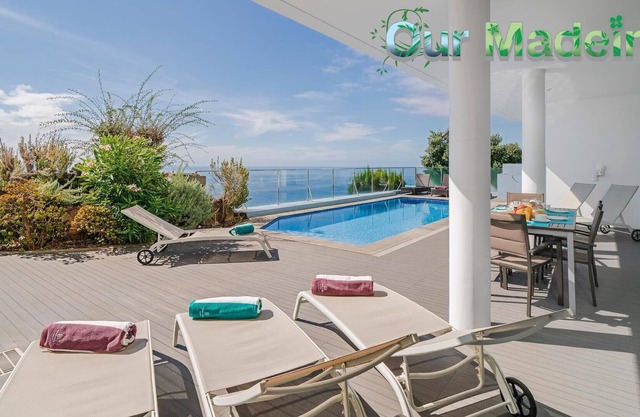 Holiday house Caniço for 1 - 8 persons with 4 bedrooms - Holiday home