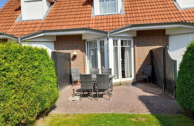 Holiday house Dornumergrode for 2 - 5 persons with 3 bedrooms - Row house