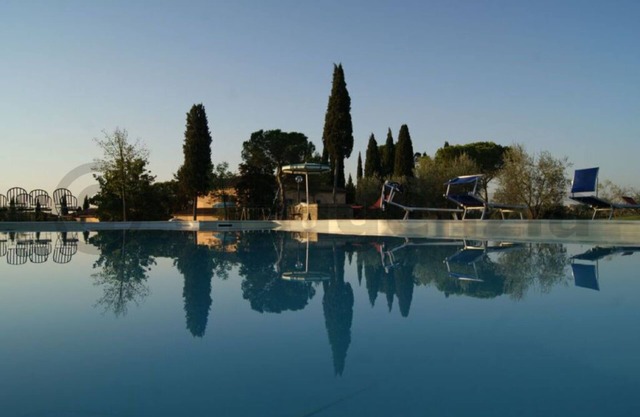 Holiday house for up to 22 people (esclusive use)