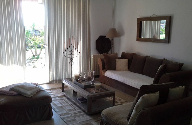 HOLIDAY HOUSE IDEALLY LOCATED