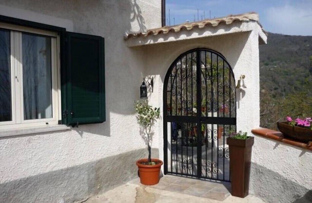 Holiday house in Italy, quietly but not lonely, wonderful view to the sea