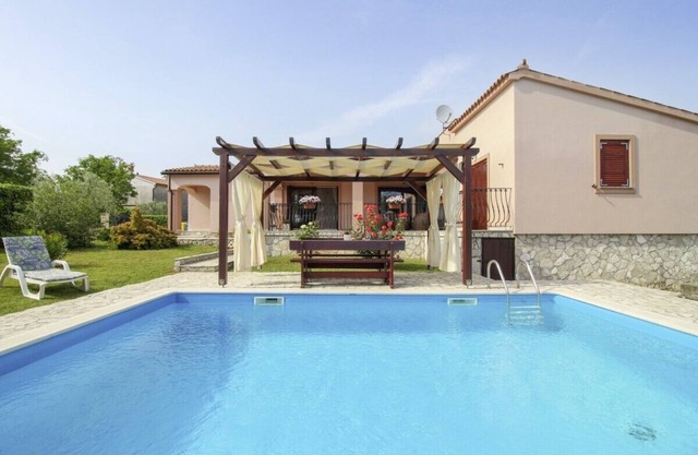 Holiday house Luna * 1000 m2 fenced garden, terrace, private pool