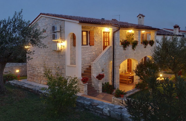 HOLIDAY HOUSE MANUEL- Istrian stone house in a quiet resort next to the sea