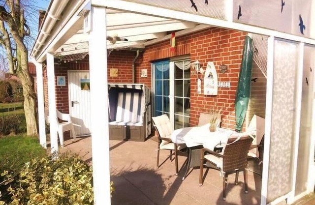 Holiday house Neßmersiel for 1 - 6 persons with 3 bedrooms - Holiday home