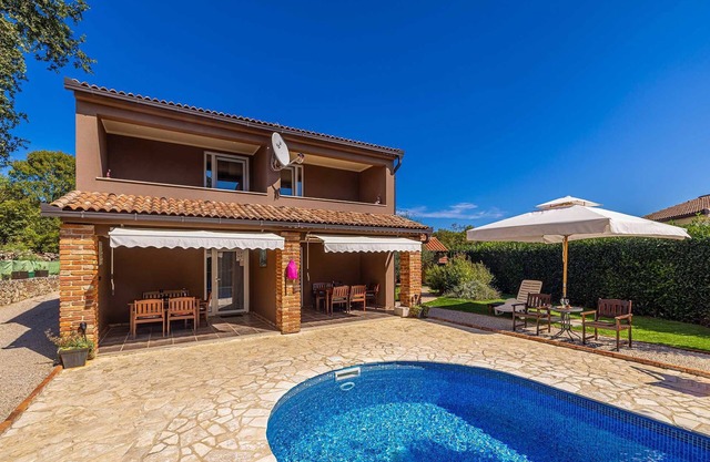 Holiday house NOVKOVIC with garden