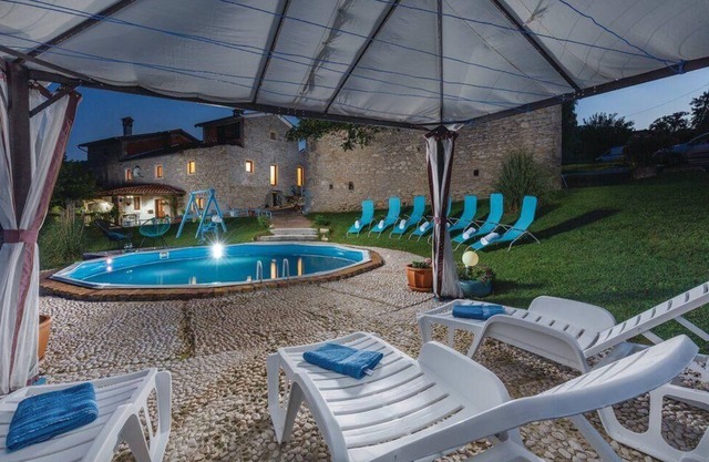 Holiday house Pican for 1 - 10 persons with 4 bedrooms - Holiday home