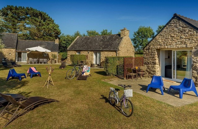 Holiday house Plouguin for 1 - 12 persons with 5 bedrooms - Holiday house