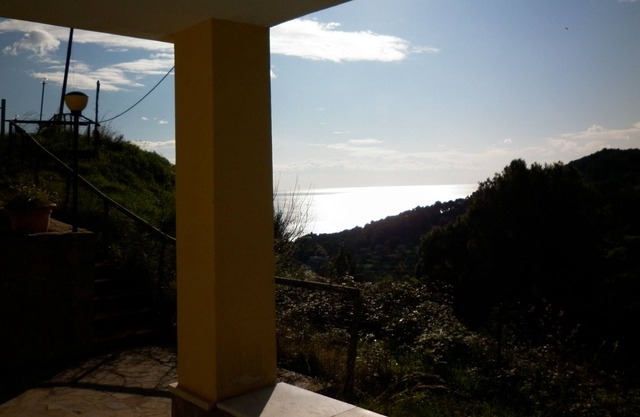 HOLIDAY HOUSE RIPE ROSSE verde MONTECORICE (SALERNO)