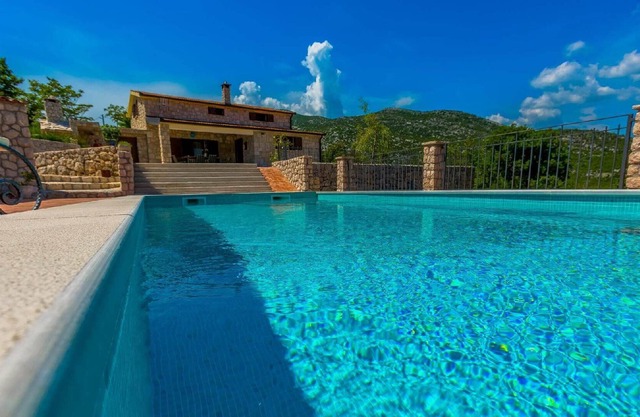 Holiday house Vrgorac for 1 - 6 persons with 3 bedrooms - Holiday house