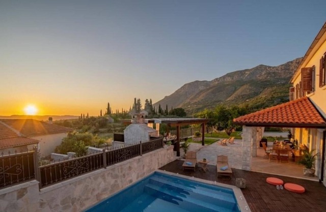 Holiday house Zastolje for 10 - 11 persons with 5 bedrooms - Holiday home
