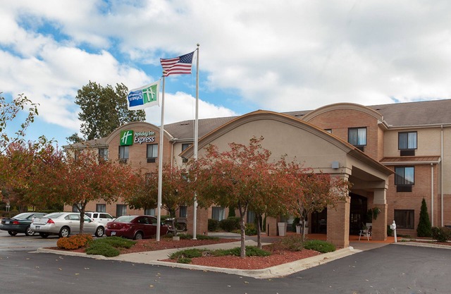 Holiday Inn Express Hotel & Suites Canton by IHG