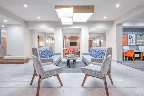 Holiday Inn Express Hotel & Suites Dallas West by IHG