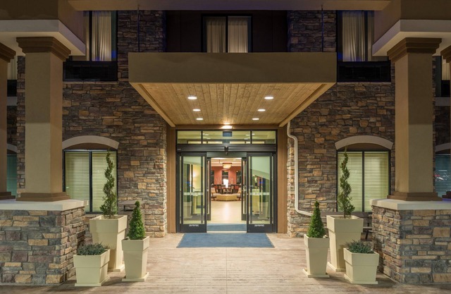 Holiday Inn Express & Suites Denver South - Castle Rock by IHG