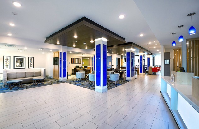 Holiday Inn Express & Suites Wentzville St Louis West by IHG