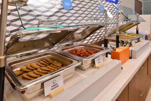 Holiday Inn Express & Suites Brunswick by IHG