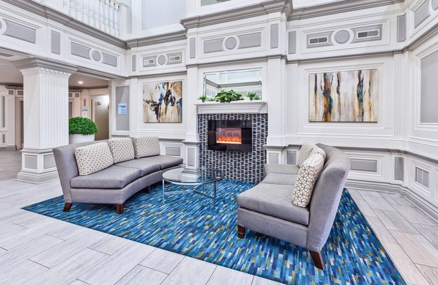 Holiday Inn Express & Suites - North Carmel/Westfield by IHG