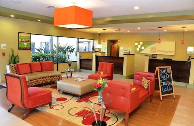 Holiday Inn Fort Myers - Downtown Area by IHG