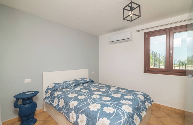 Holiday Home 'Dodi Due' with Sea View, Wi-Fi and Air Conditioning