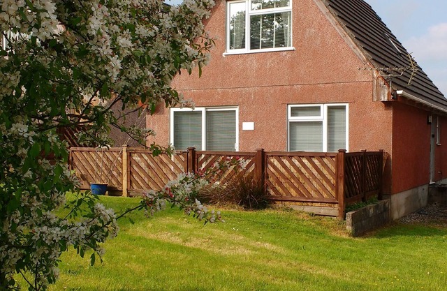 Holiday Lodge in Calington with Hot Tub Sleeps 8