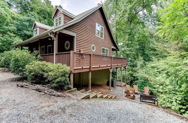 Holiday- Private Luxury Cabin, Firepit and Pool Table