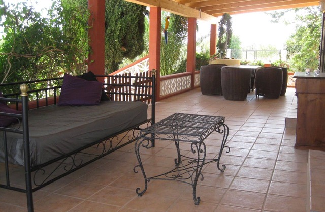 Holiday villa with garden, barbecue and terrace
