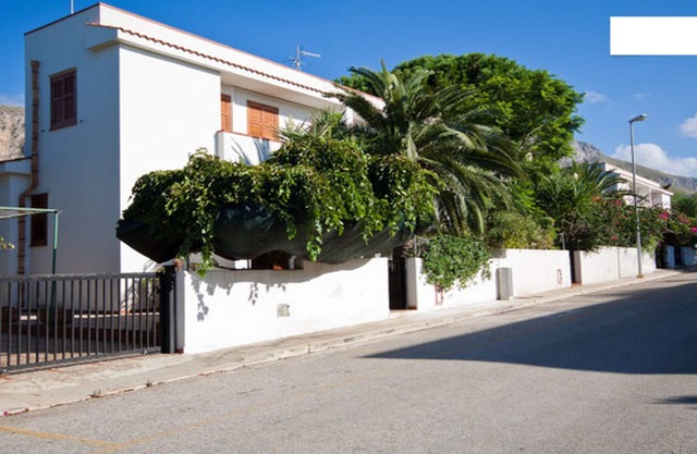 Holidays Villa-600mt from the beach