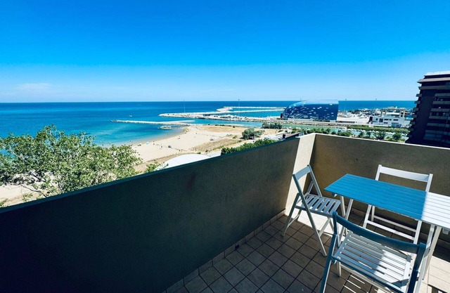 HOLIDAYS WITH A PANORAMIC SEA VIEW