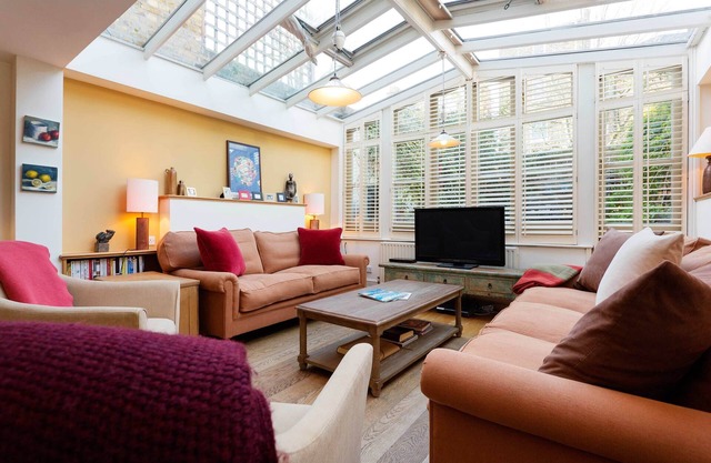 Holland Park Townhouse, by Veeve