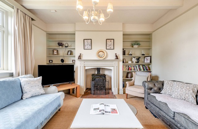 Holly Farm - Five Bedroom House, Sleeps 10