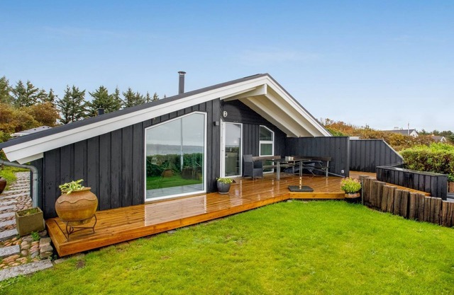 "Holmwith" - 50m from the sea by Interhome