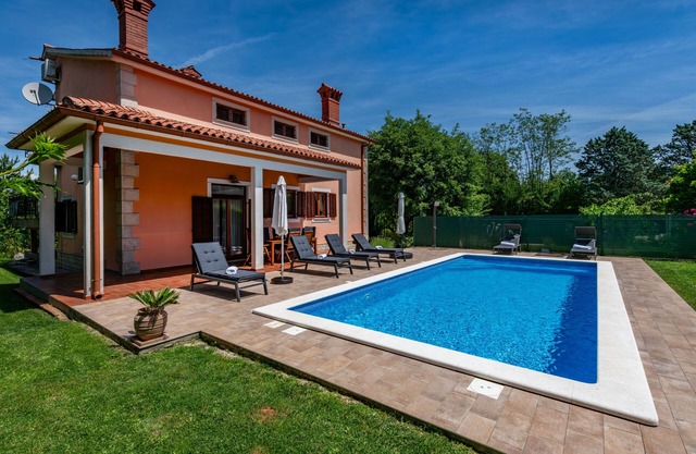 Home away from home. Summer memories await at Villa Ornela.