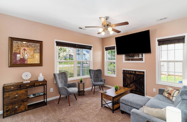 "Home Away From Home!" Weekly & Monthly Discounts.