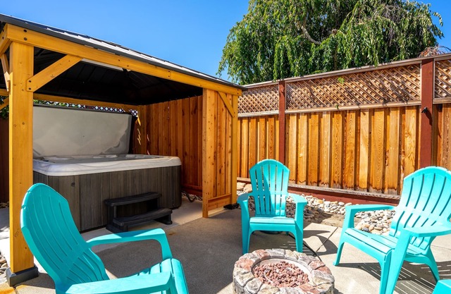 Home near golf course w/ hot tub