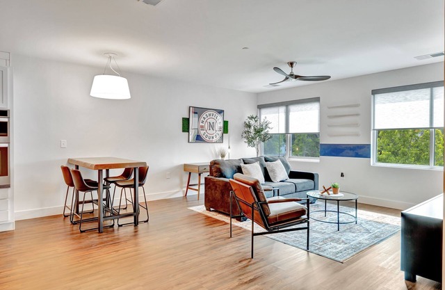 Home Run Hideaway: Brand New One Bedroom in Nashville