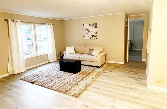 Home w/Master King Suite And Garage