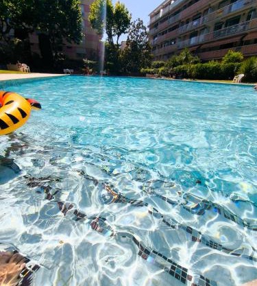 Home2Sea - Piscine, Jardin, studio cabine, 1 canapé lit convertible 2 ADULTES, 1 lit superposé triple 3 ENFANTS ou ADOS