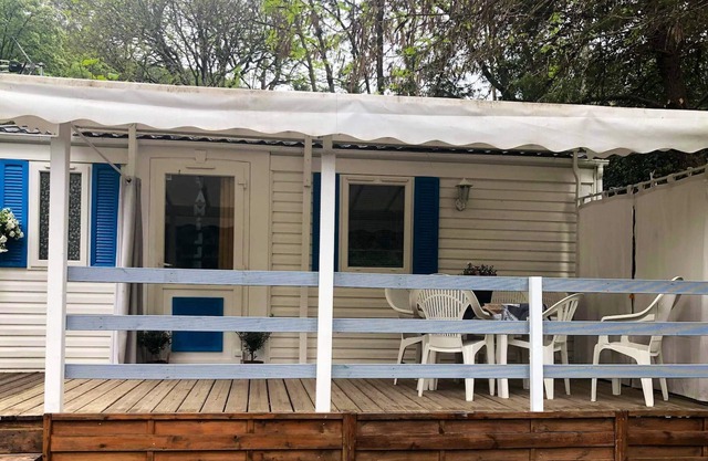 Homerez - Bungalow for 4 ppl. with shared pool at Saint-Jean-de-Valériscle