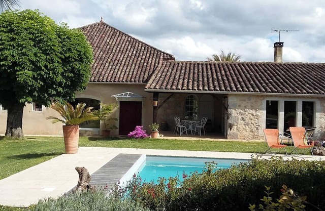Homerez - Apartment in Castéra-Lectourois