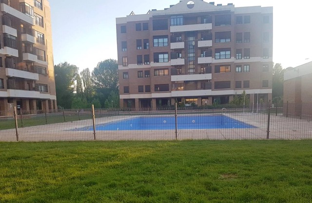 Homerez - Apartement for 6 ppl. with shared pool, jacuzzi and terrace at Cuenca