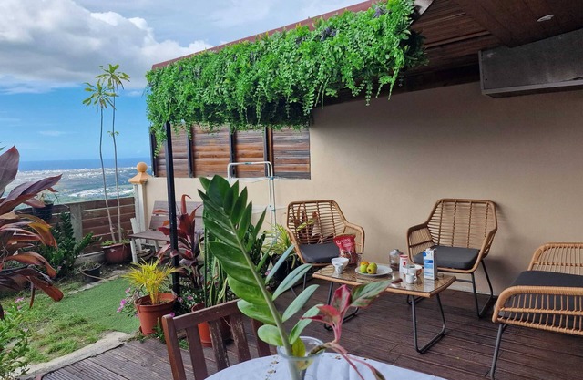 Homerez - Apartment in Saint-Paul, Sea View