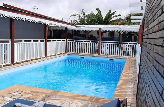 Homerez - Appartement 5 km away from the beach with shared pool, jacuzzi and spa