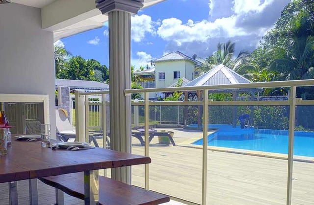 Homerez - Appartement 10 km away from the beach with shared pool and jacuzzi