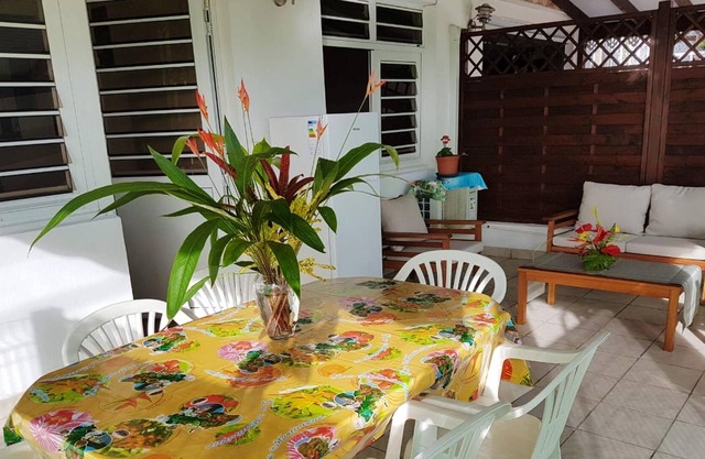 Homerez - Appartement 15 km away from the beach for 5 ppl. with garden at Ducos