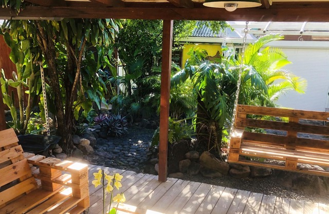 Homerez - Appartement for 4 ppl. with garden and terrace at Basse-Terre