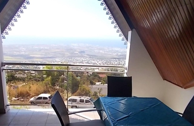 Homerez - Appartement 12 km away from the beach for 4 ppl. at Saint-Paul