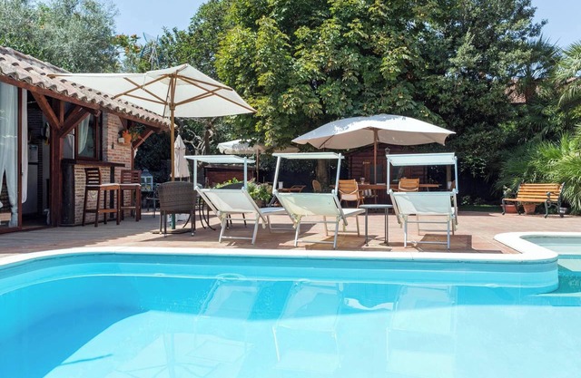 Homerez - Apt in Ragalna with pool