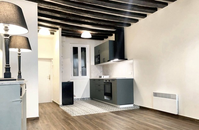 Homerez - Beautiful studio for 2 ppl. at Saint-Germain-en-Laye