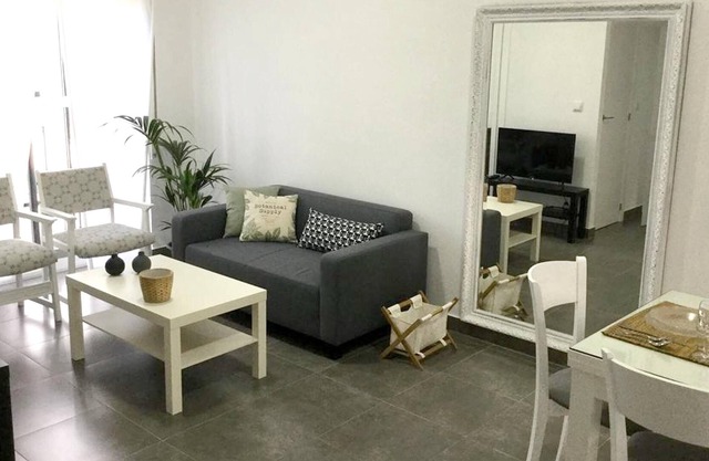 Homerez - Beautiful appartement for 4 ppl. with balcony at Córdoba