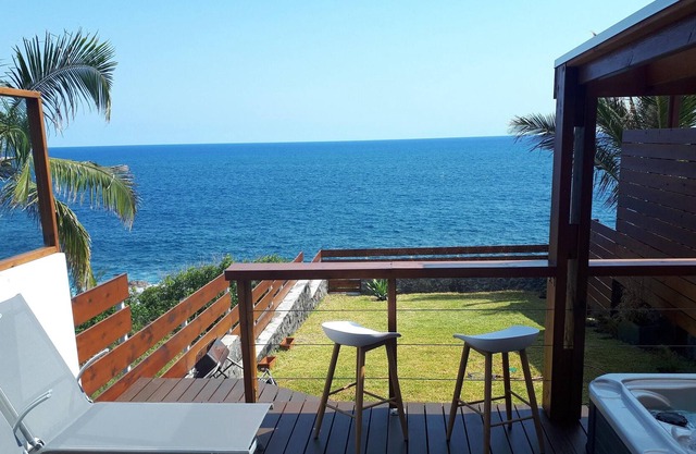 Homerez - Beautiful apartment With sea view and garden